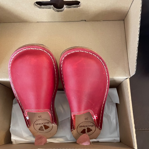 Duckfeet Mules - Picture 2 of 4